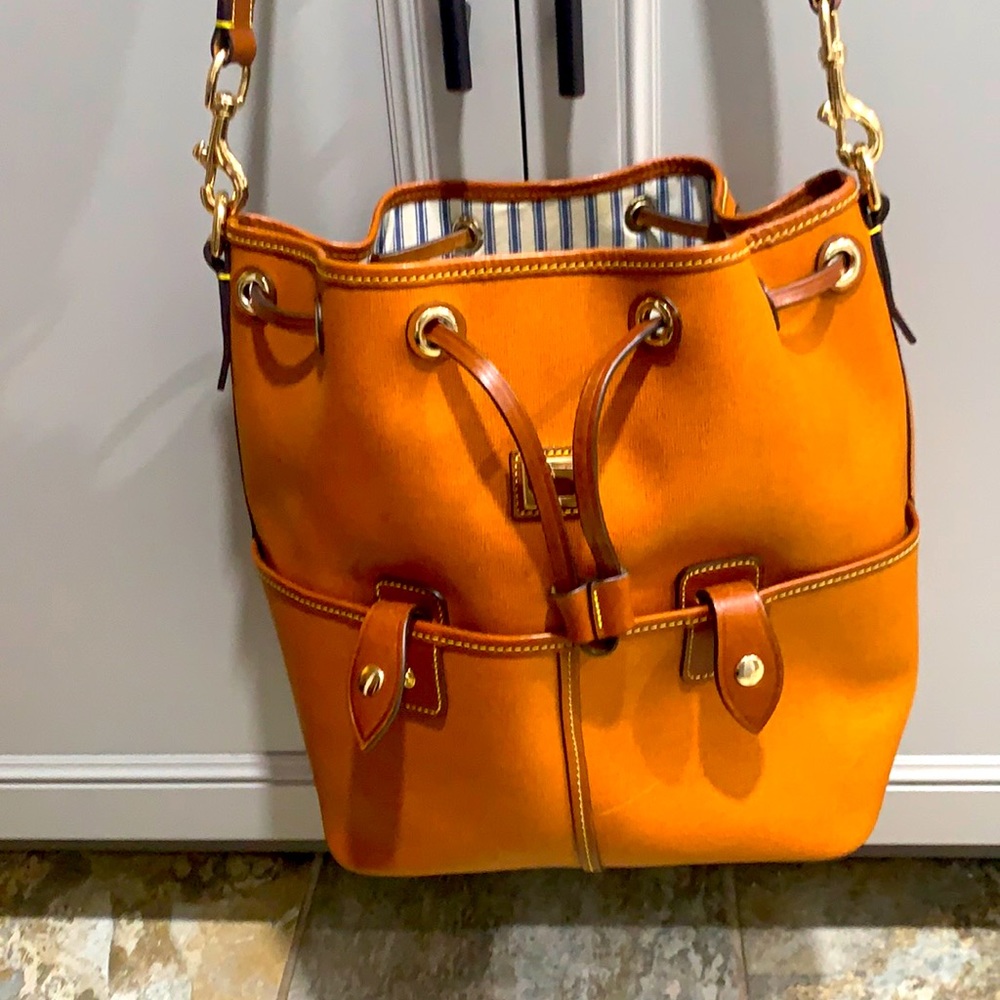 Dooney&Bourke Camden Saffiano large drawstring